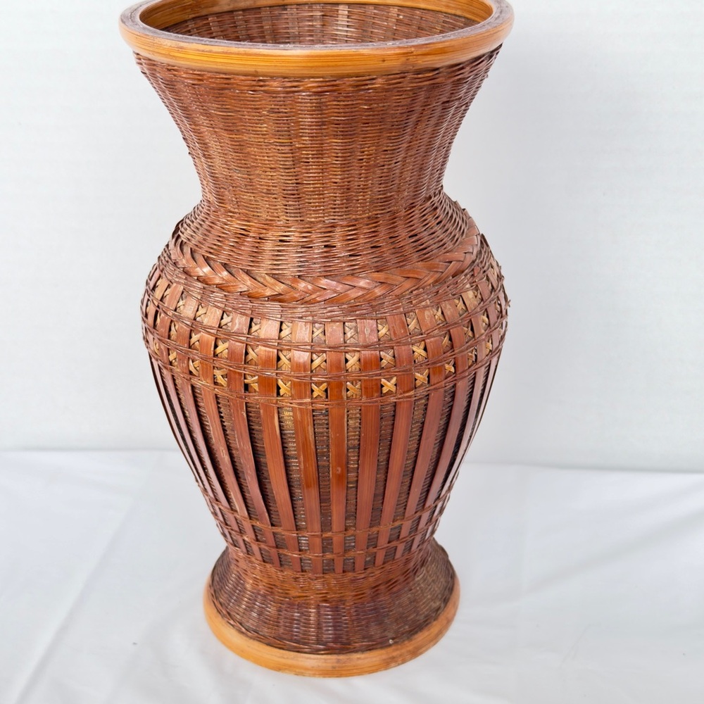 Vintage Asian Elegant Brown Woven Wicker Vase Copper Insert 10” tall